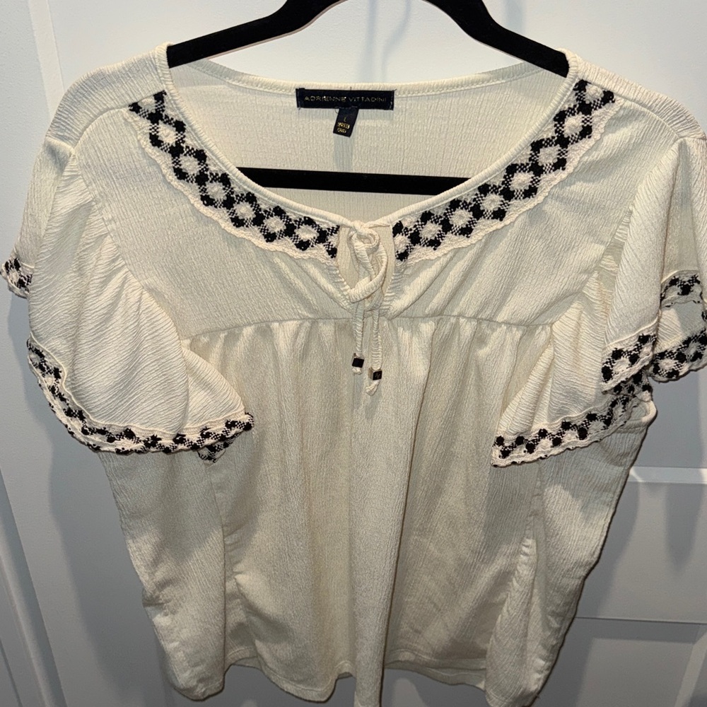 Adrienne Vittadini Cream Blouse with Black Detailing